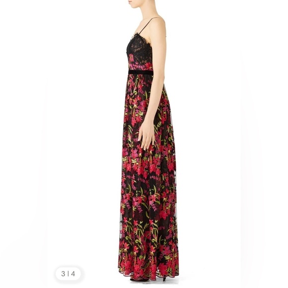 Marchesa Notte
Embroidered Lace Gown size 6 long. - Picture 6 of 14
